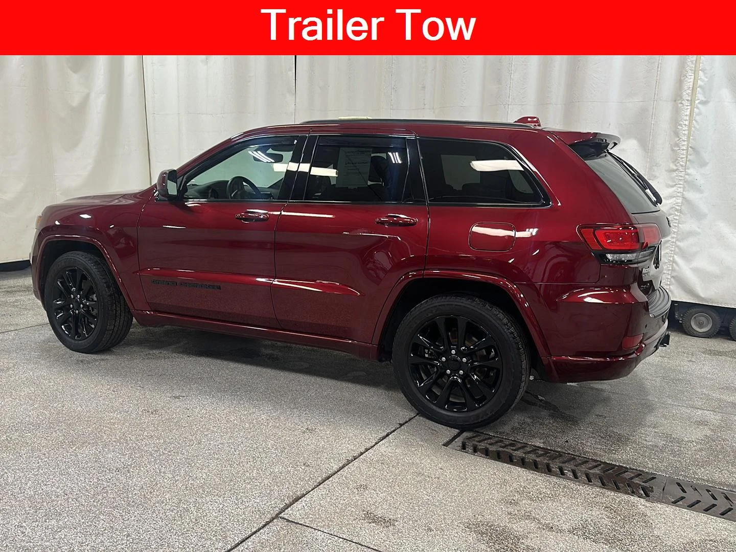 Used 2020 Velvet Red Pearlcoat Jeep Altitude image 3