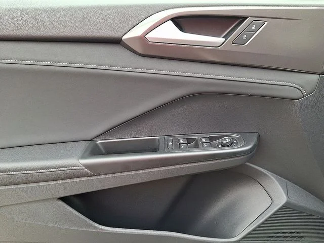 New 2026 Green Volkswagen 1.5T SE Black image 8