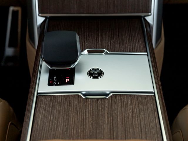 New 2026 Belgravia Green Land Rover SE image 23