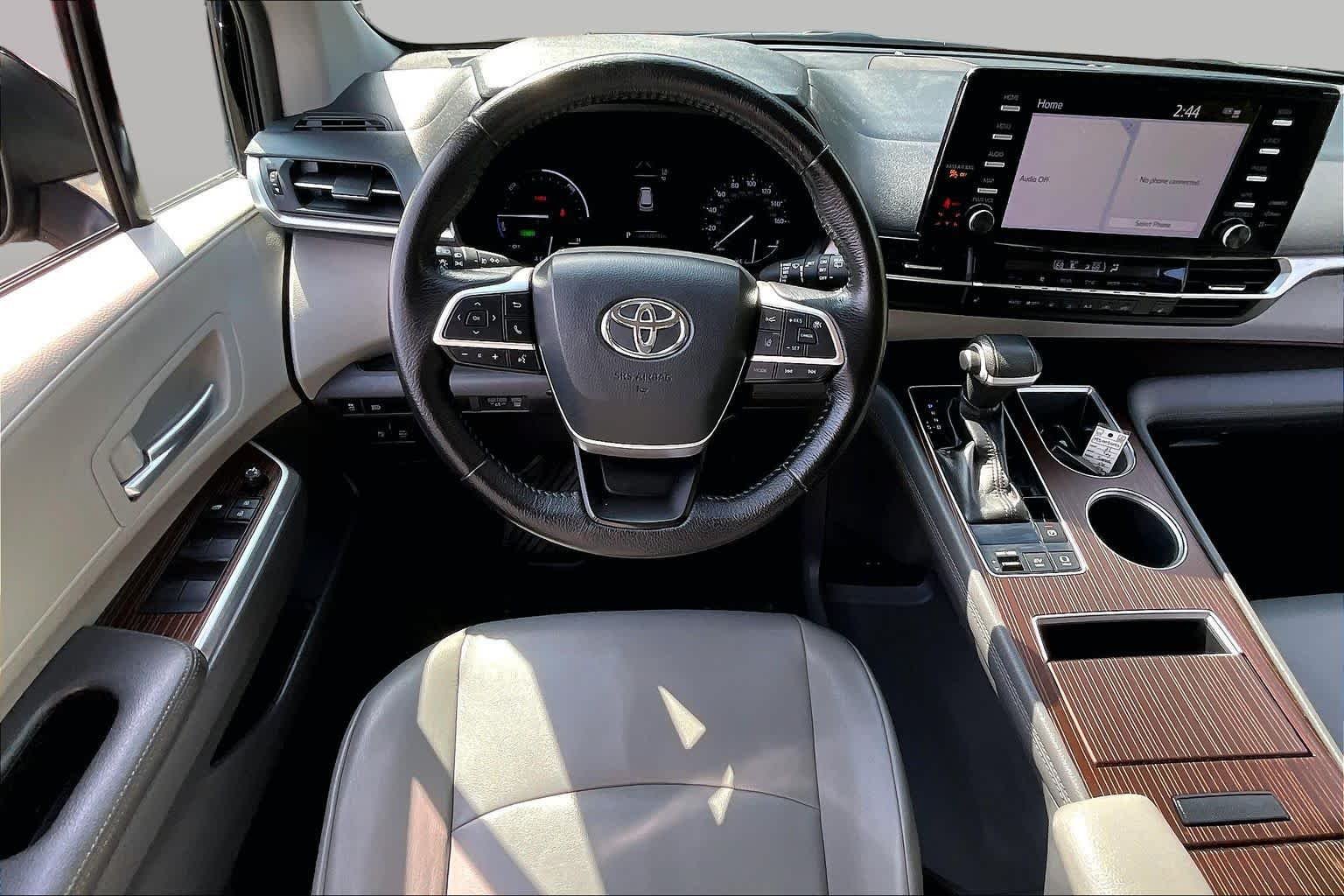 Used 2021 Midnight Black Metallic Toyota XLE image 6