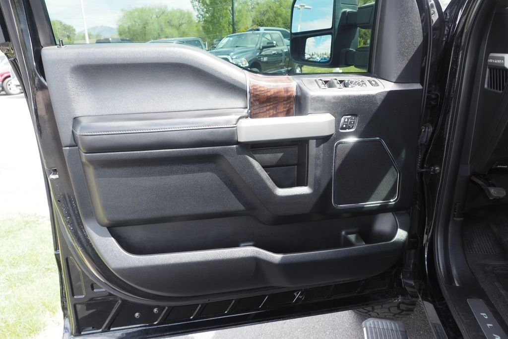Used 2017 Black Ford Platinum image 14
