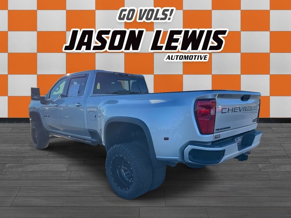 Used 2021 SILVER ICE METALLIC Chevrolet High Country image 5