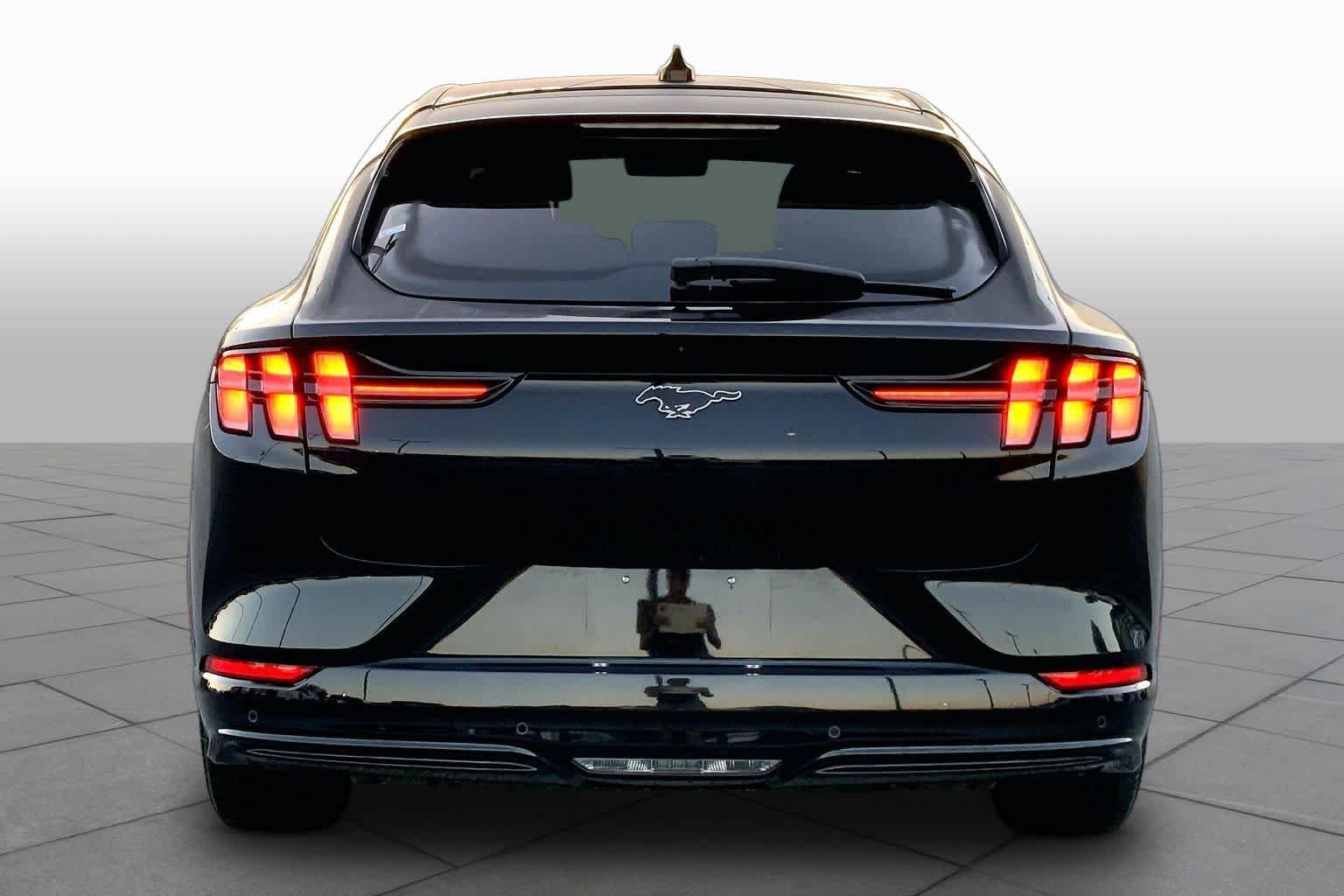 Used 2021 Shadow Black Ford Premium image 4