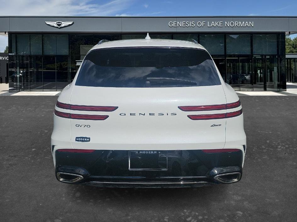 Certified Used 2026 Uyuni White Genesis 2.5T Sport Prestige image 8