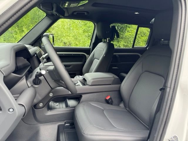New 2026 Fuji White Land Rover X-Dynamic SE image 10