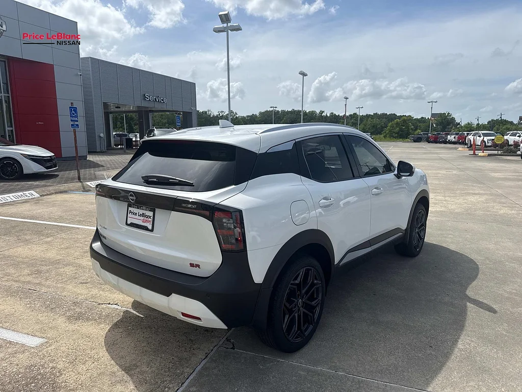 Certified Used 2025 Aspen White TriCoat Nissan SR image 7
