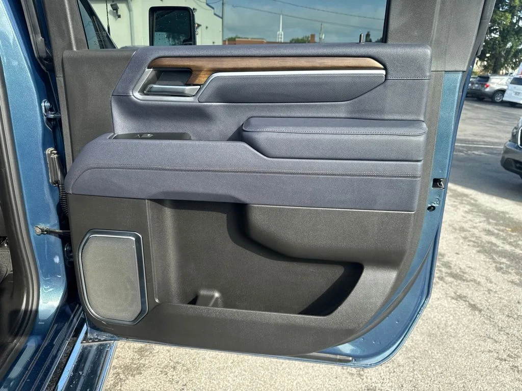 Used 2026 Blue Chevrolet High Country image 38