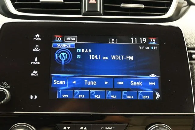 Used 2019 White Honda EX-L image 24