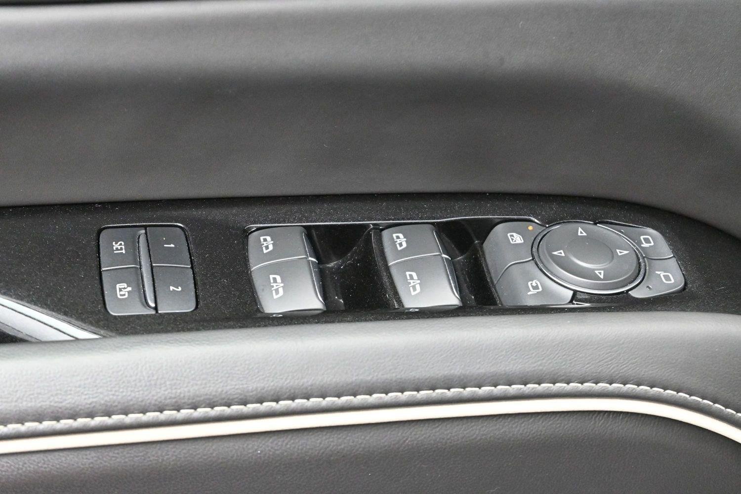 Used 2021 CRYSTAL WHITE TRICOAT Cadillac Sport Platinum image 14