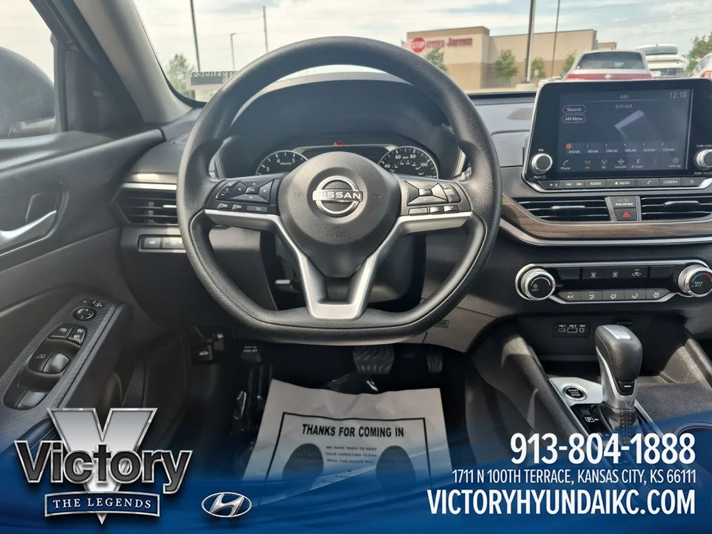 Used 2025 Red Nissan 2.5 SV image 13