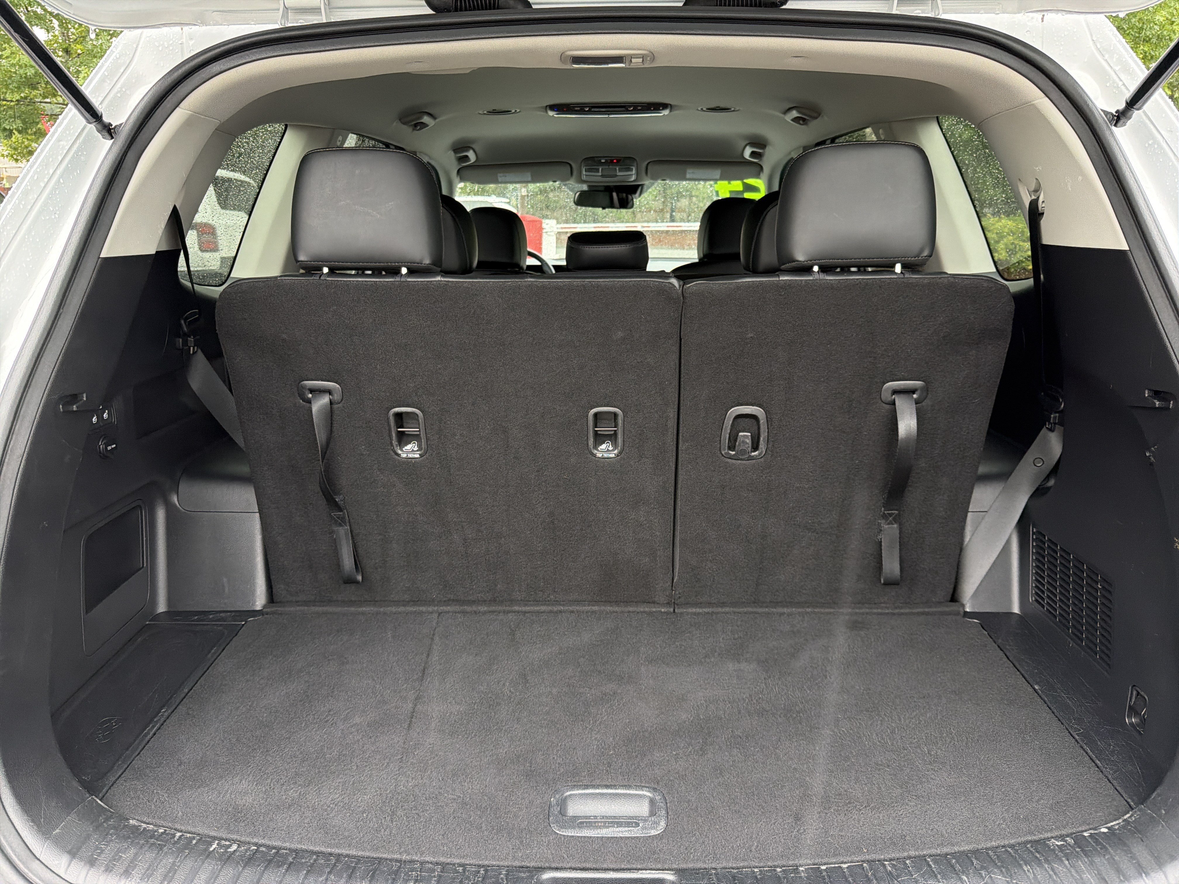 Used 2024 Glacial White Pearl Kia LX image 29