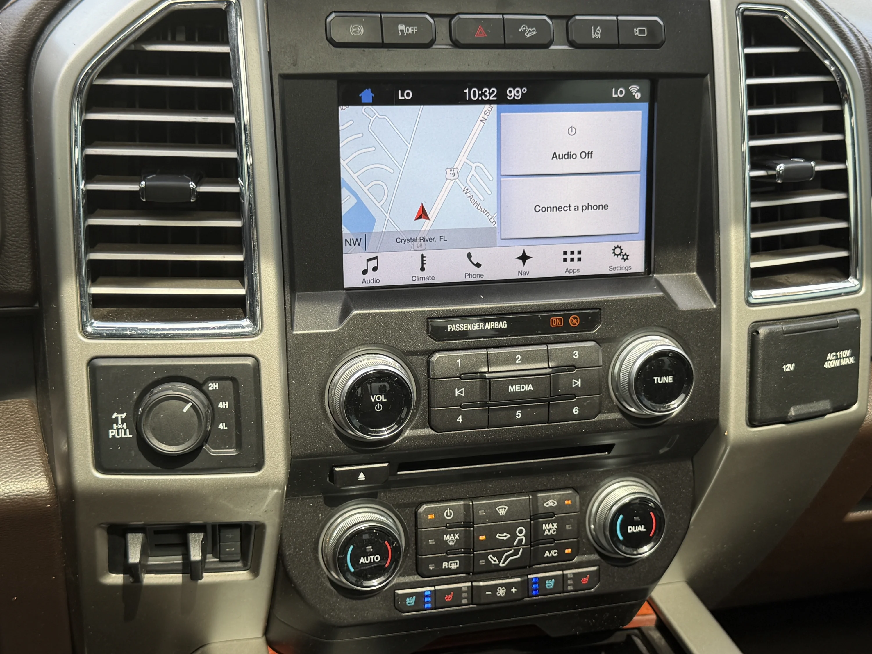 Used 2017 White Platinum Metallic Tri-Coat Ford King Ranch image 31