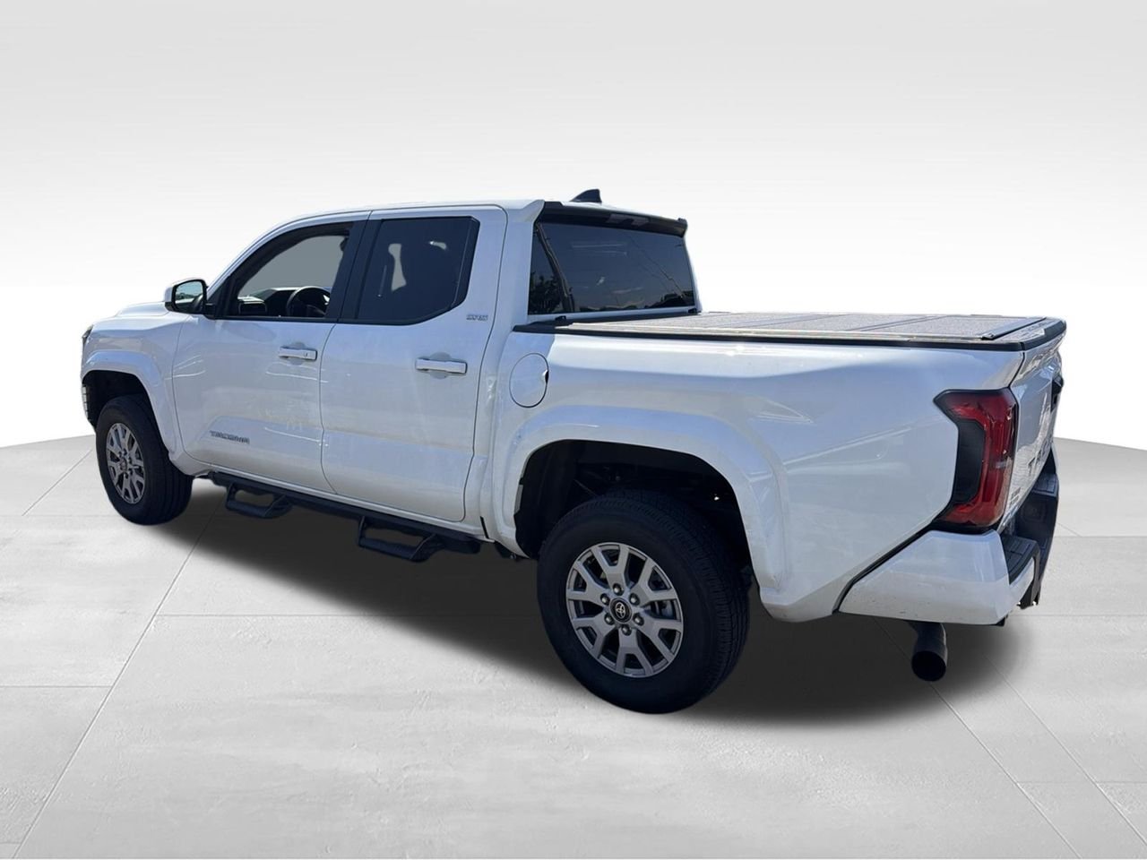 Used 2025 White Toyota SR5 image 6