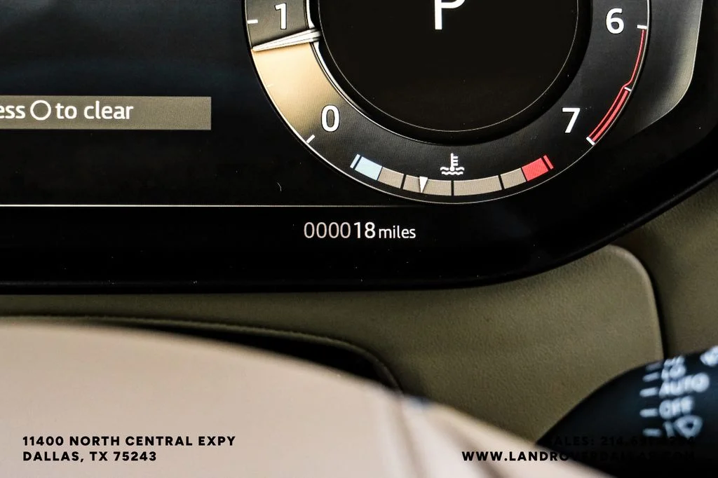 New 2026 Fuji White Land Rover Dynamic SE image 19
