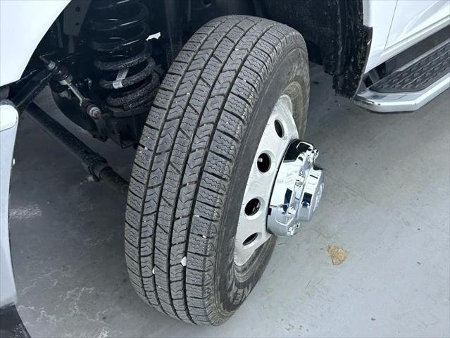 New 2026 Bright White Clear-Coat Exterior Paint RAM LARAMIE image 23