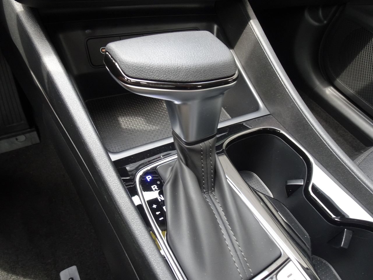 New 2026 Gray Hyundai SE FWD image 17