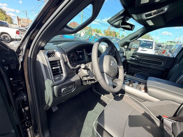 New 2027 Diamond Black Crystal Pearl-Coat Exterior Paint RAM Laramie image 17