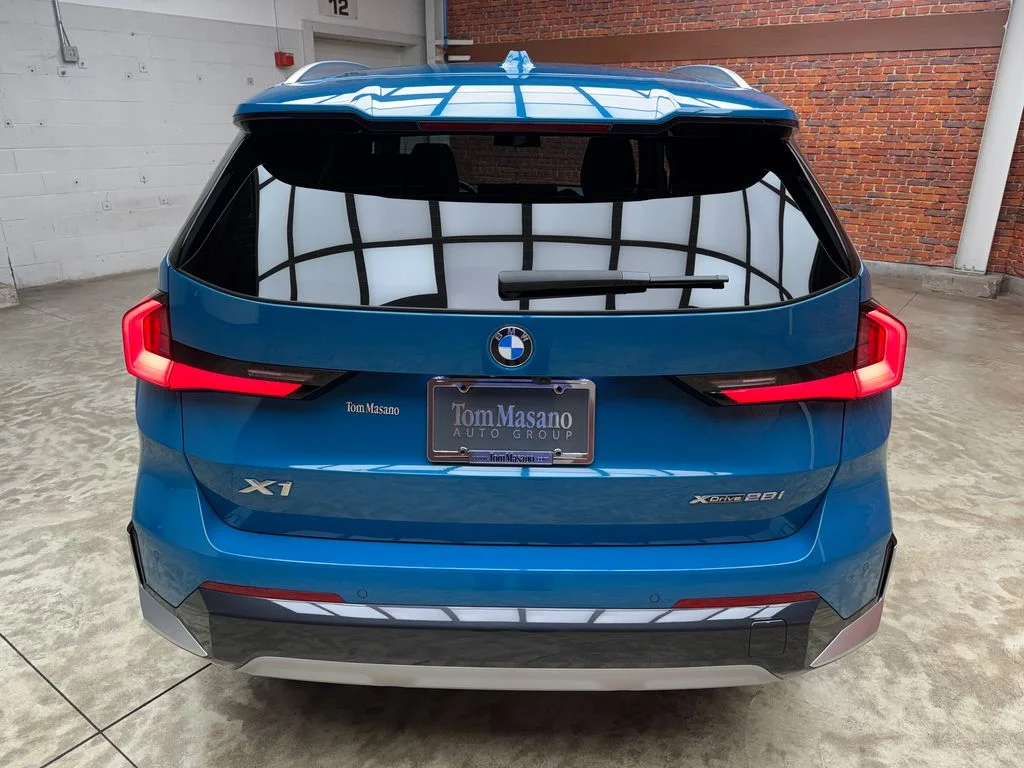 Used 2025 Blue BMW xDrive28i image 4