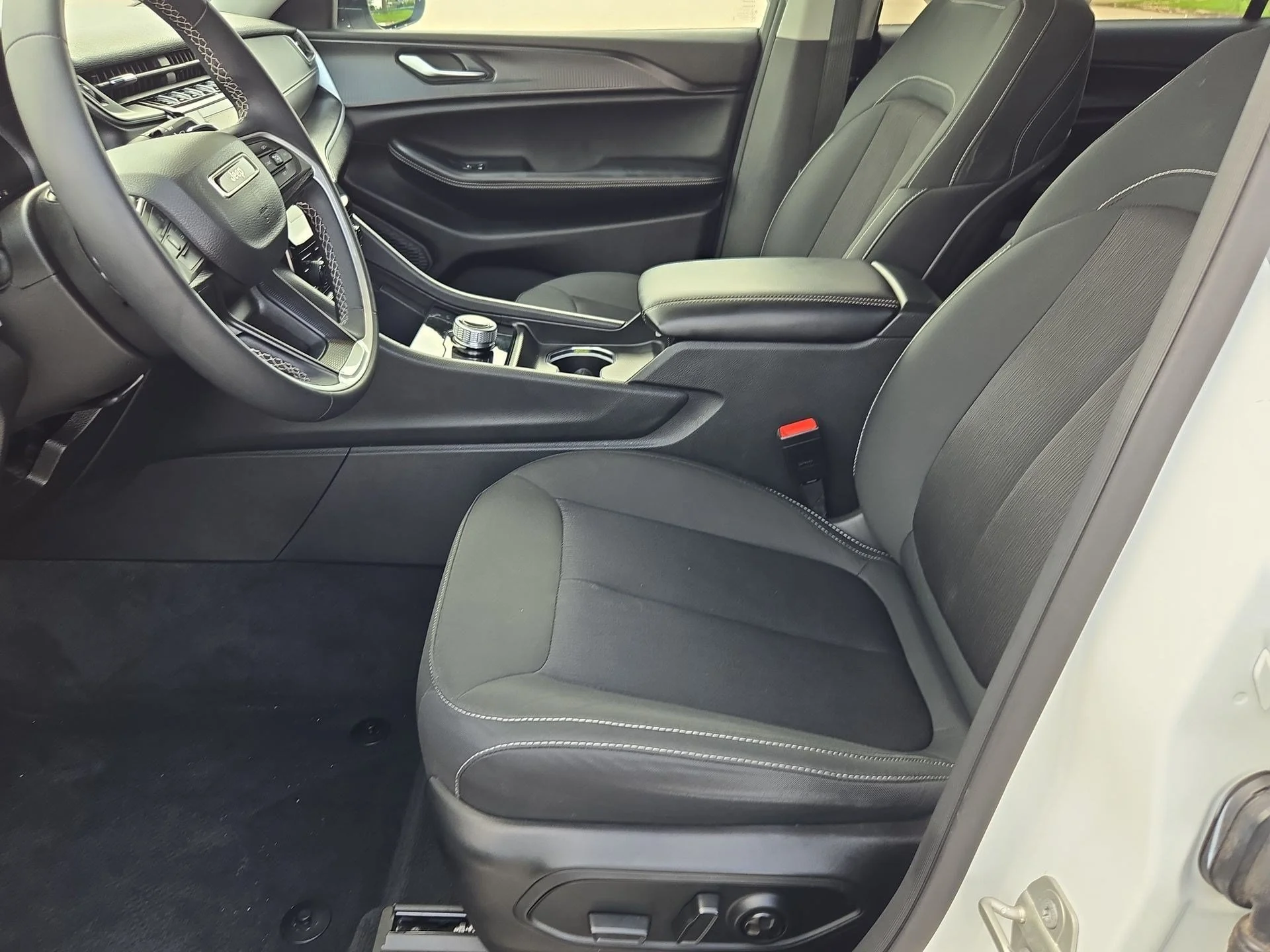 Used 2023 Bright White Clearcoat Jeep Laredo image 15