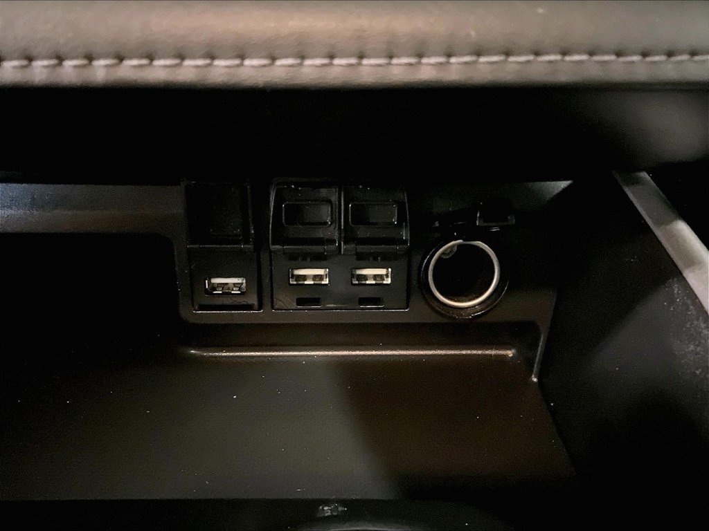 Used 2020 Moon Dust Toyota XLE image 27