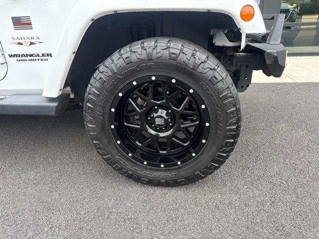 Used 2017 White Jeep Unlimited Sahara image 11