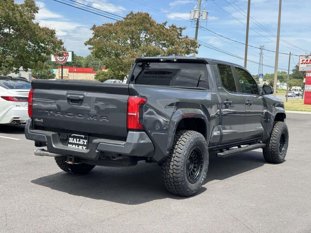 Used 2025  Toyota SR5 image 20