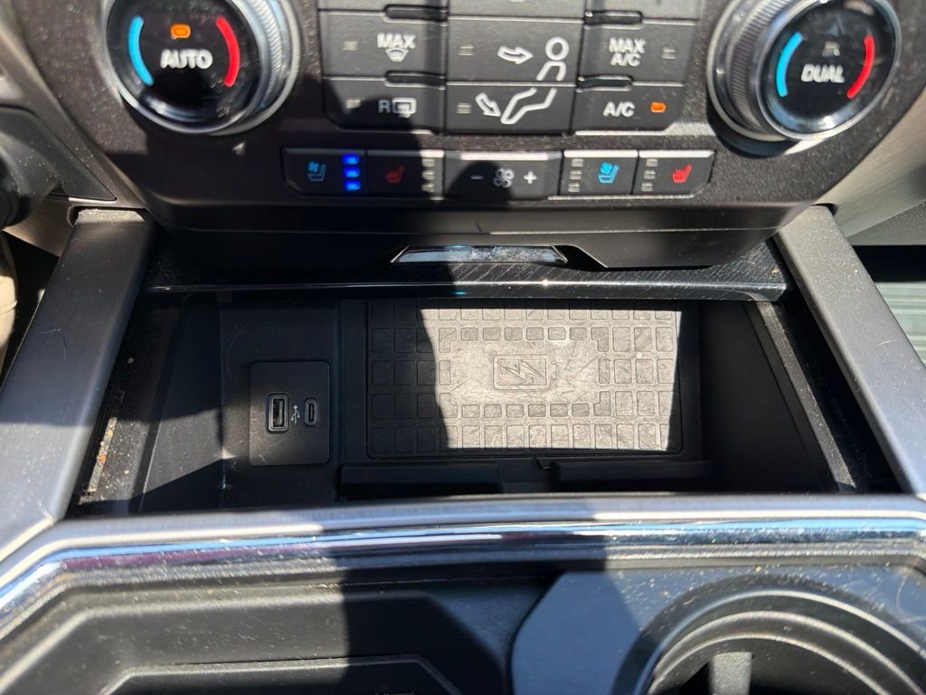 Used 2020 Magnetic Ford Platinum image 27