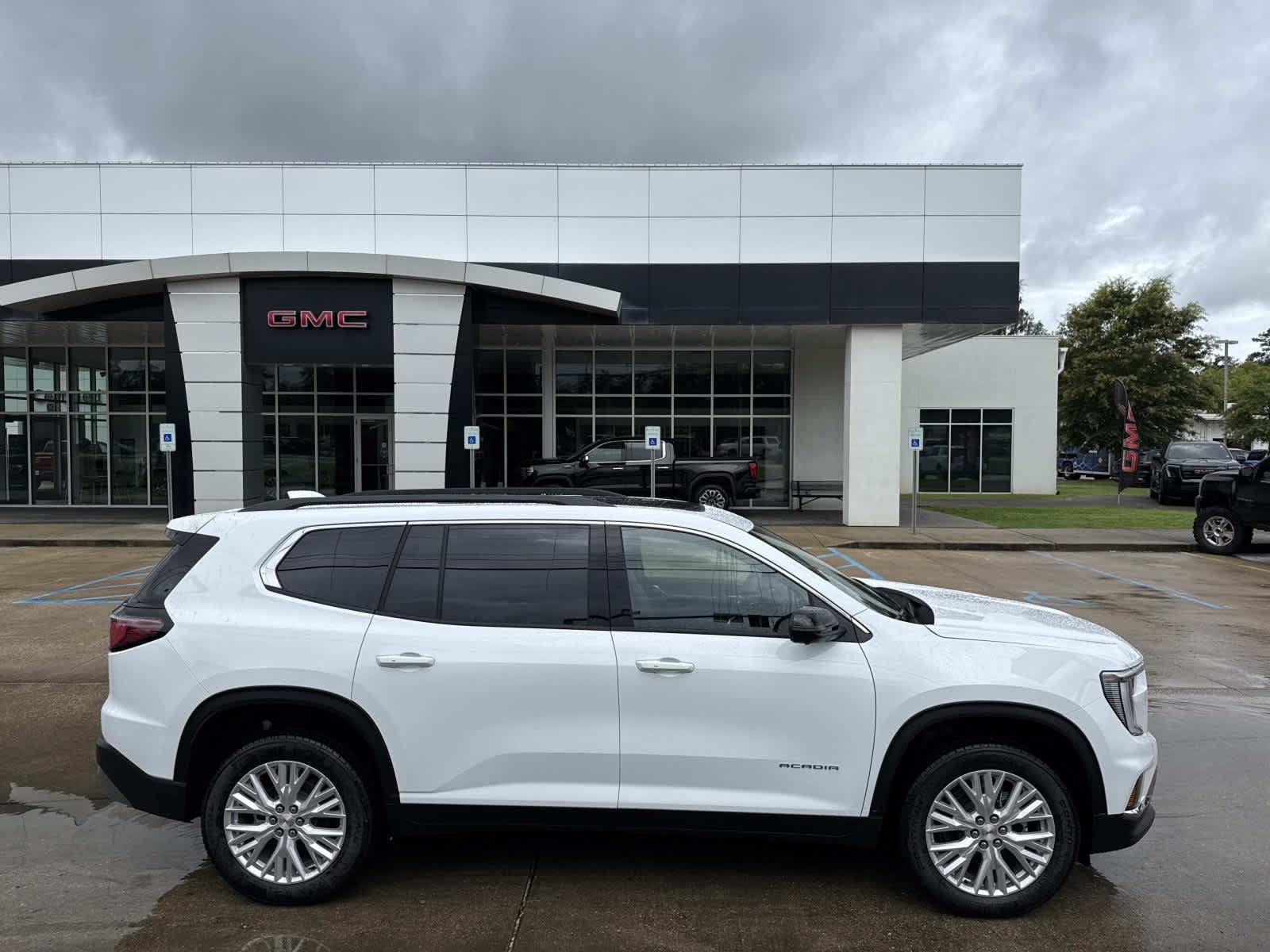 2026 GMC Acadia Elevation FWD's photo