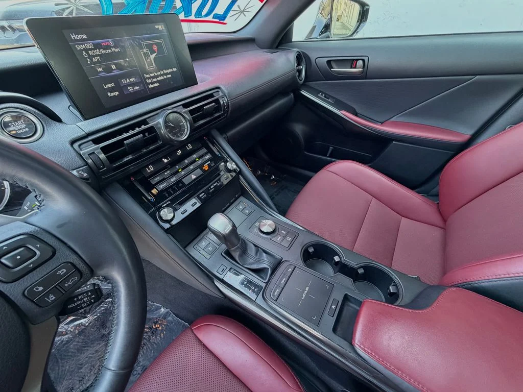 Used 2023 White Lexus 300 image 15