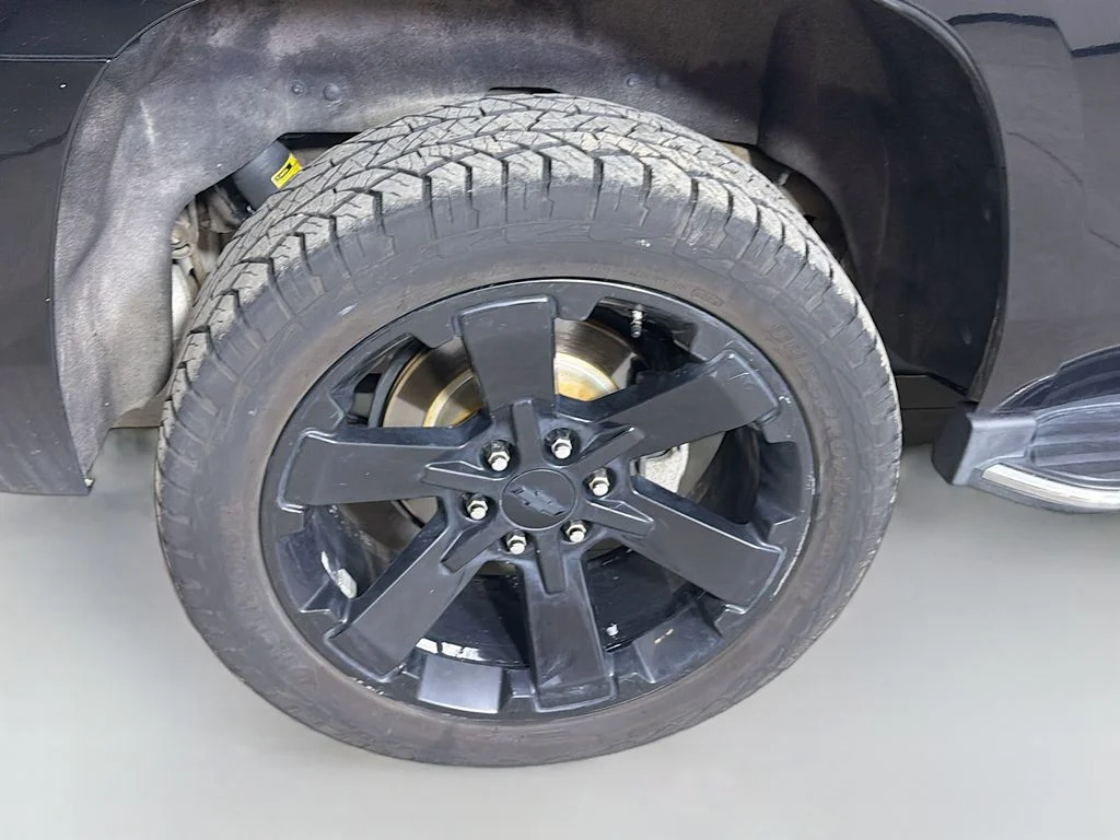 Used 2019 Black Chevrolet Premier image 30