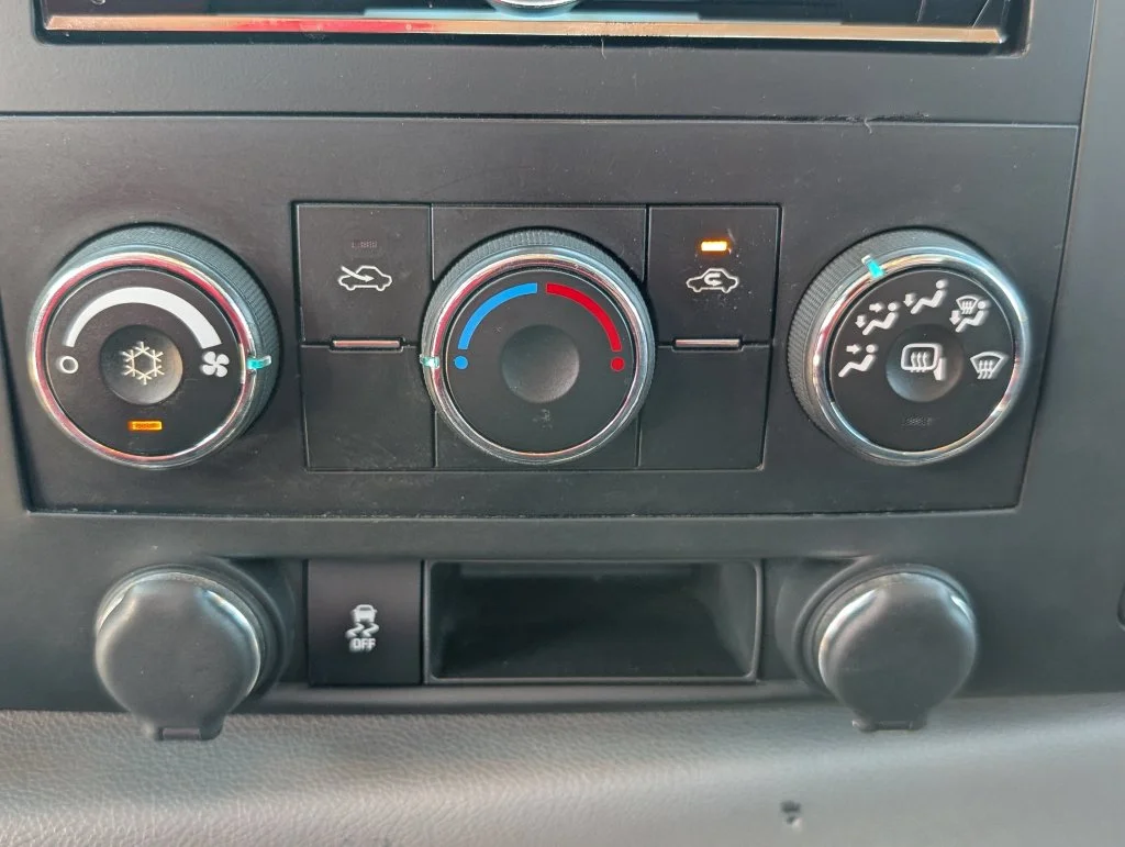 Used 2013 Black Chevrolet LS image 22