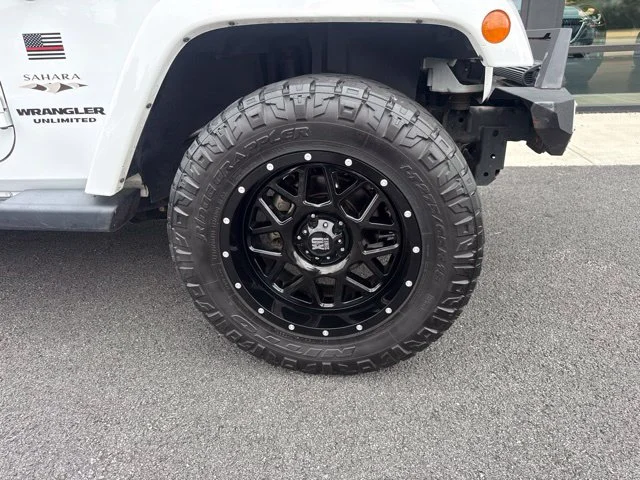Used 2017 White Jeep Unlimited Sahara image 11