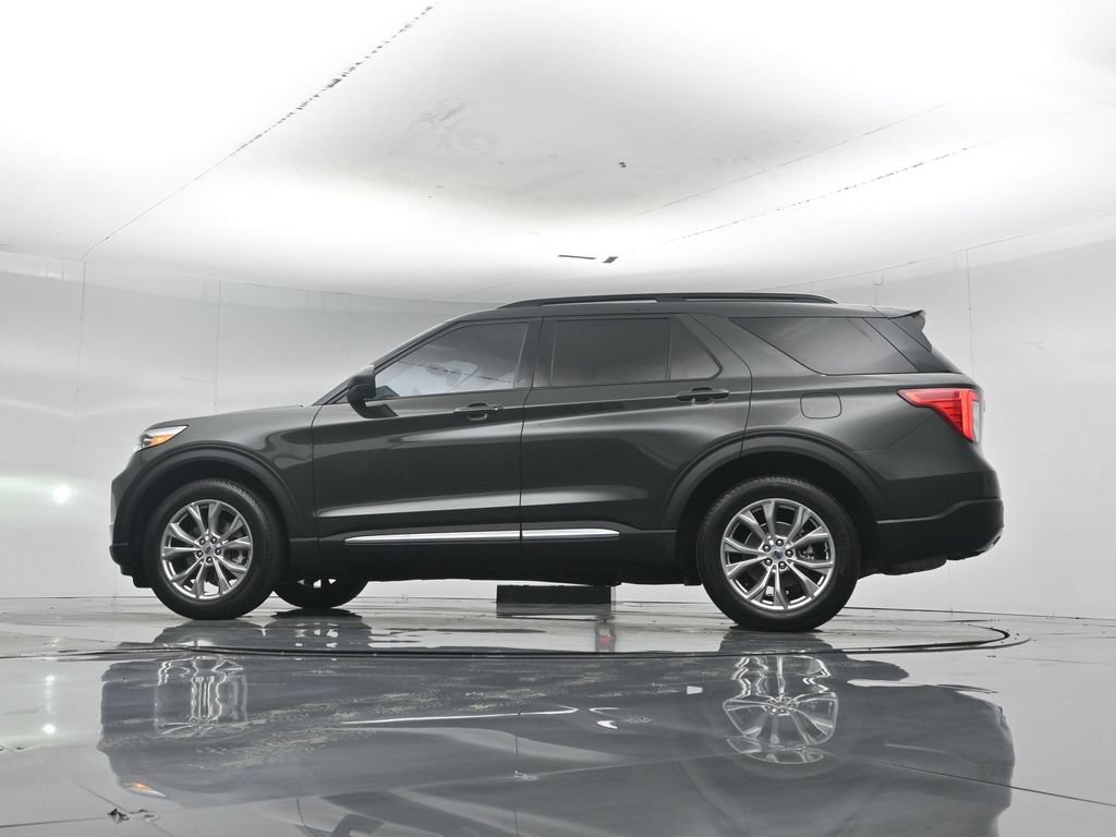 Certified Used 2023 Green Ford XLT image 7
