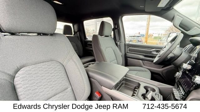 New 2026 Granite Crystal Metallic Clearcoat RAM Big Horn/Lone Star image 13