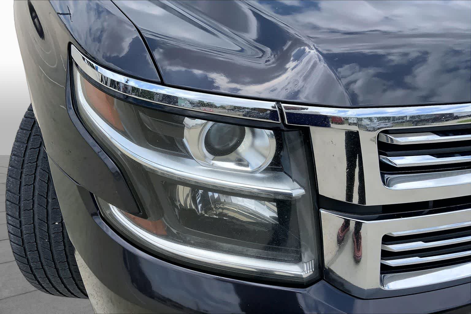 Used 2018 Tungsten Metallic Chevrolet Premier image 25