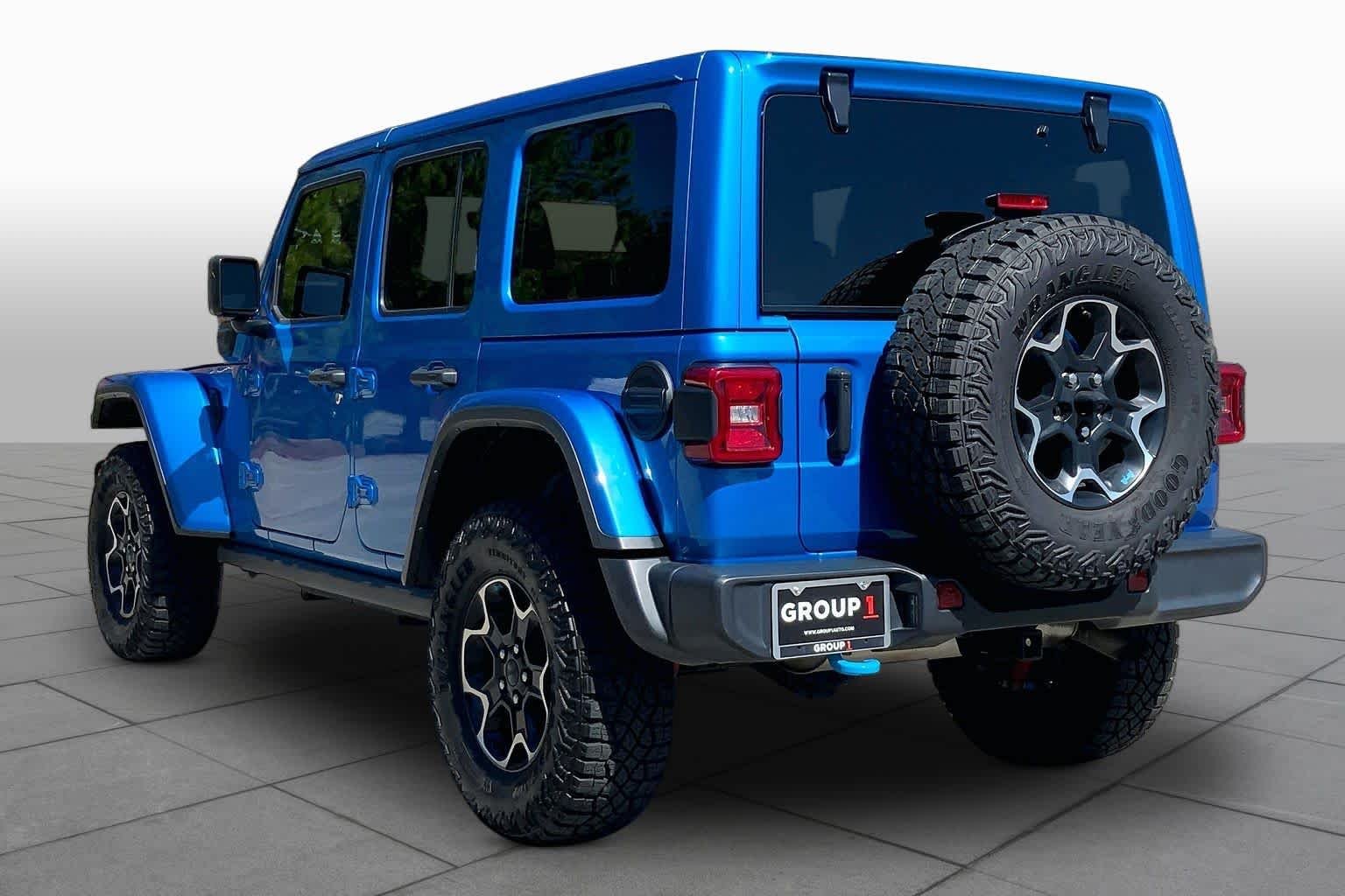 Used 2022 Hydro Blue Pearlcoat Jeep Unlimited Rubicon image 12