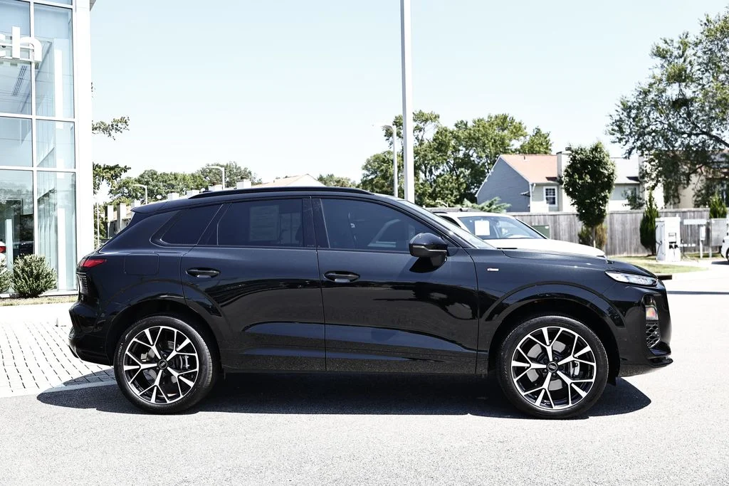 Used 2026 Mythos Black Metallic Audi S line image 4