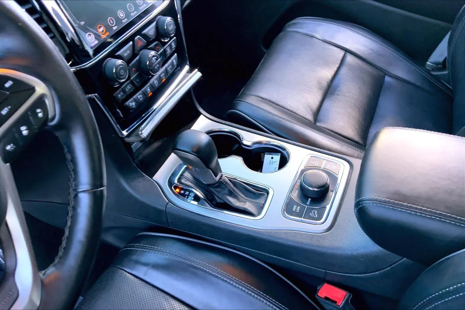 Used 2020 Velvet Red Pearlcoat Jeep Overland image 17