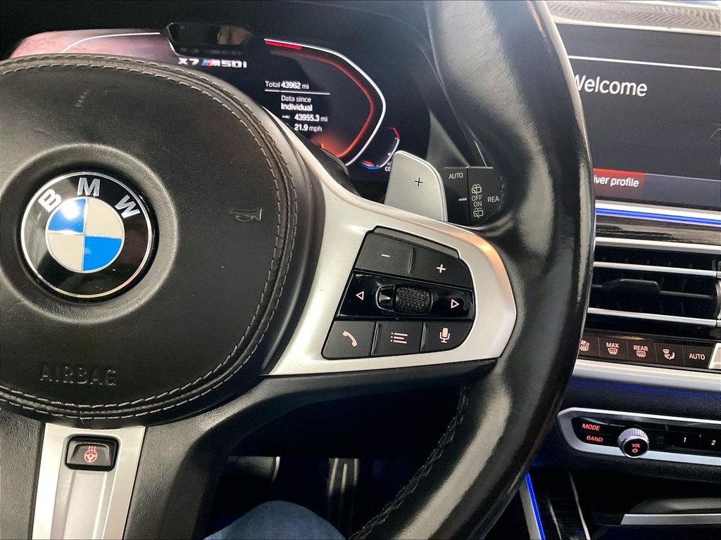 Used 2022 White BMW M50i image 25