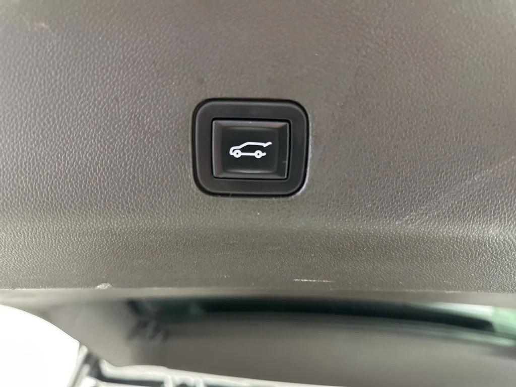 Used 2023 Beige Chevrolet Z71 image 12