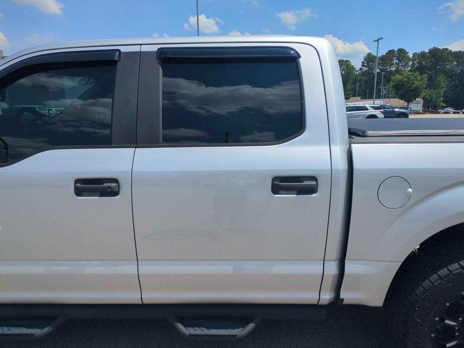 Used 2018 Ingot Silver Ford XL image 29