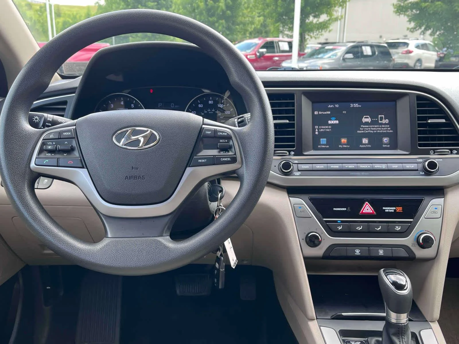 Used 2017 Mineral Beige Pearl Hyundai SE image 2