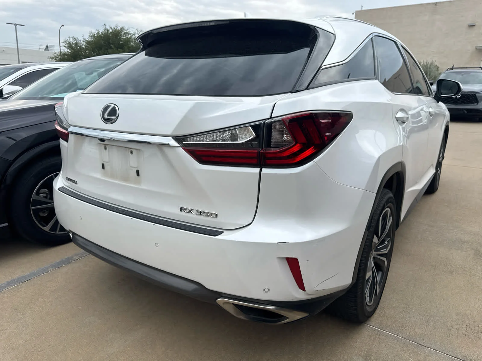 Used 2017 Eminent White Pearl Lexus  image 5