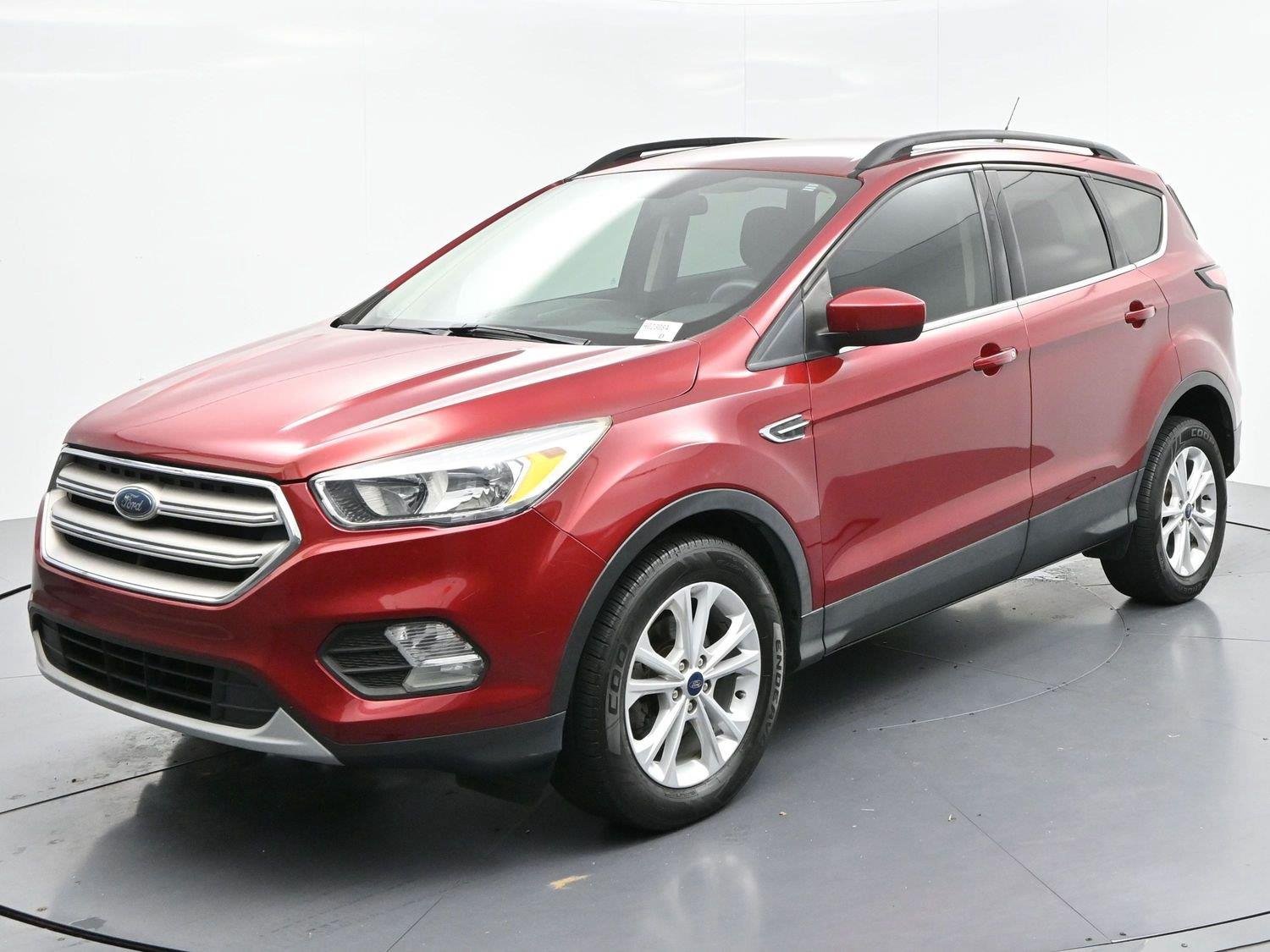 Used 2018 Ruby Red Metallic Tinted Clearcoat Ford SE image 3