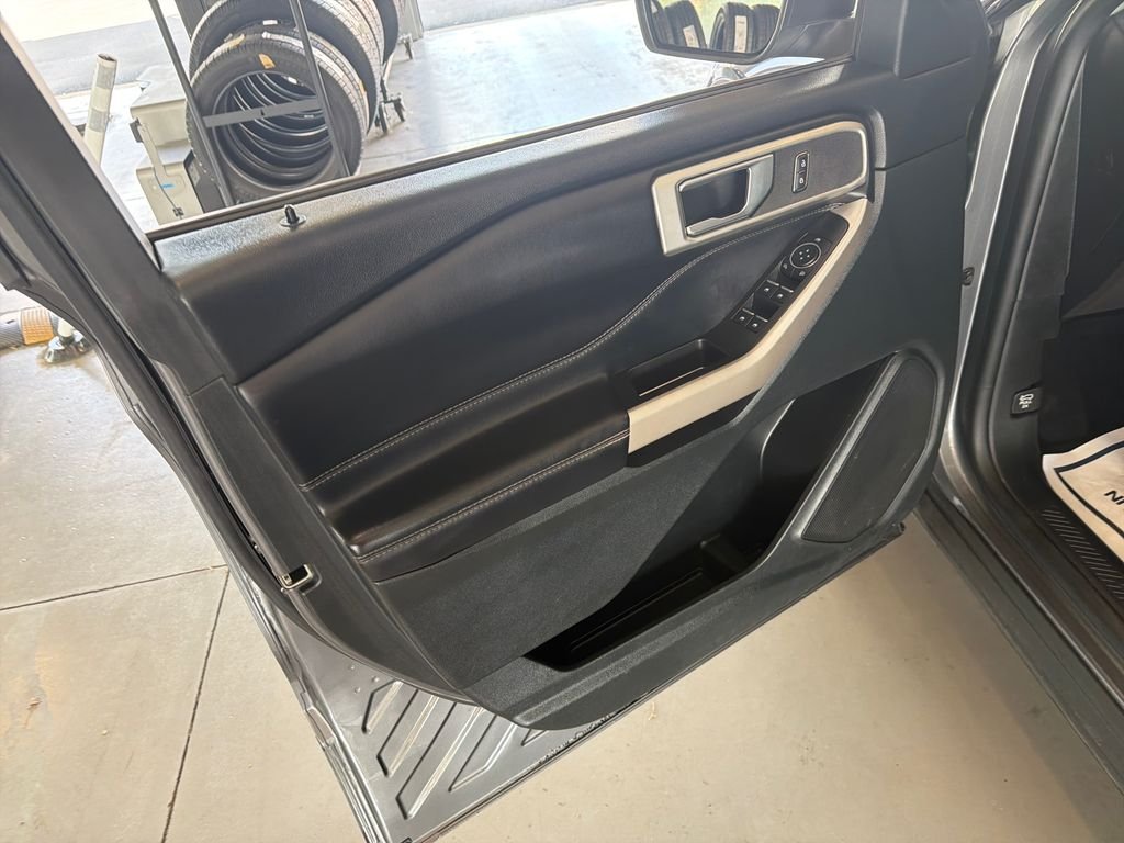 Used 2023 Gray Ford XLT image 12