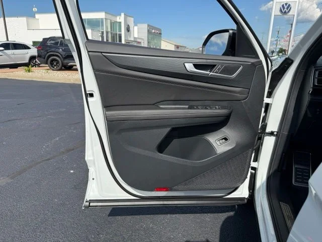 New 2026 White Volkswagen 2.0T SEL R-Line Black image 15