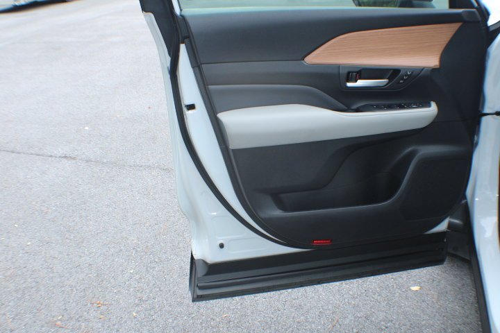Certified Used 2024 Wind Chill Pearl Toyota Limited image 6