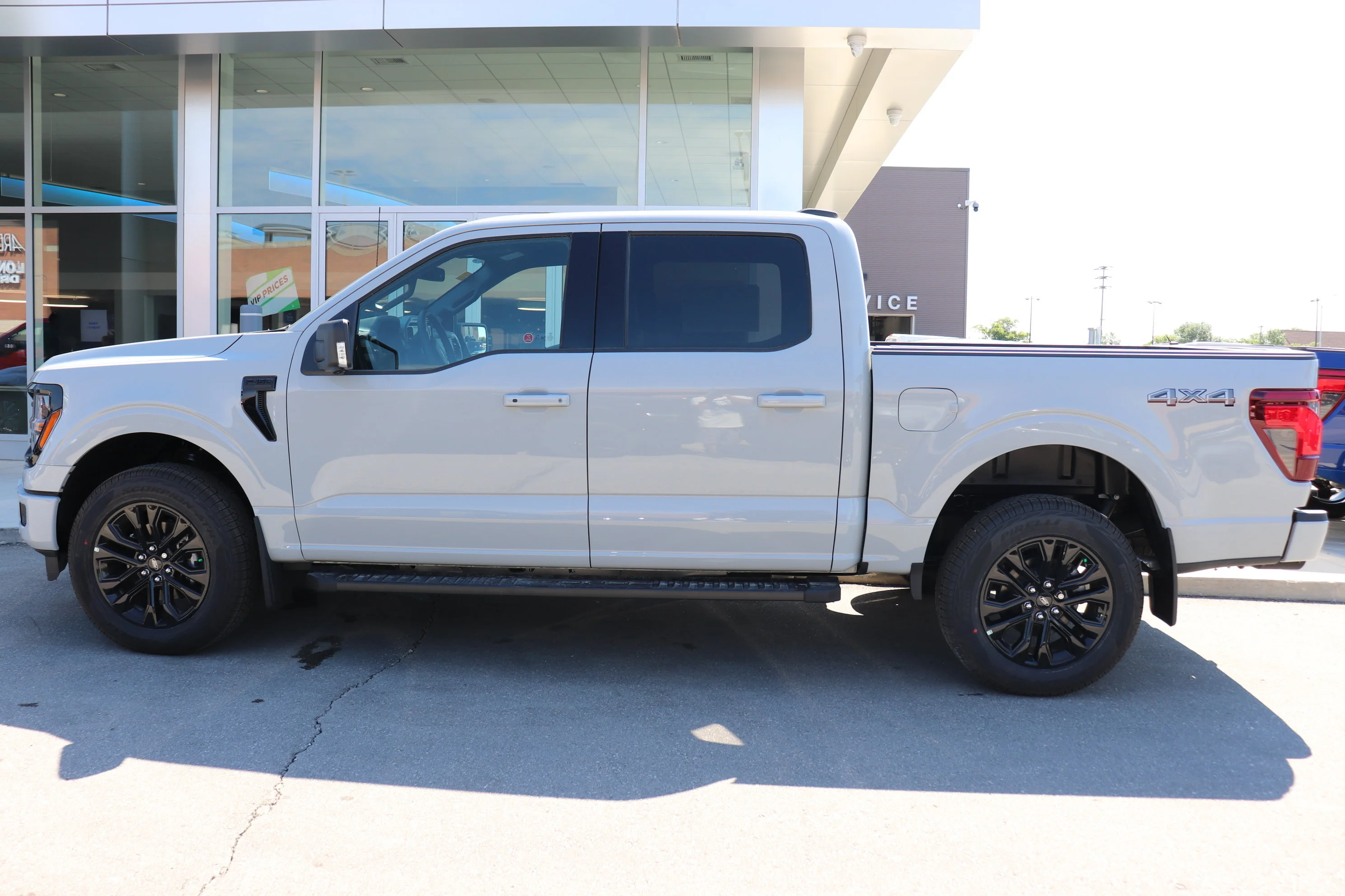 New 2026 AVALANCHE Ford XLT image 3