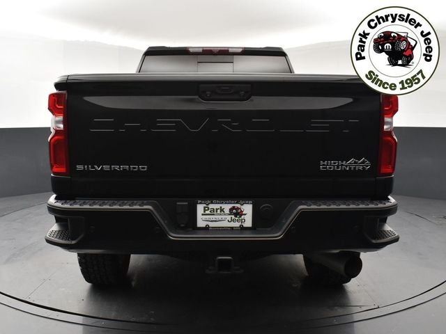 Used 2022 Black Chevrolet High Country image 5