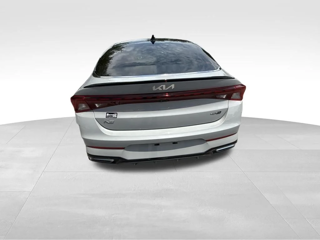 Used 2022 Gray Kia GT-Line image 4